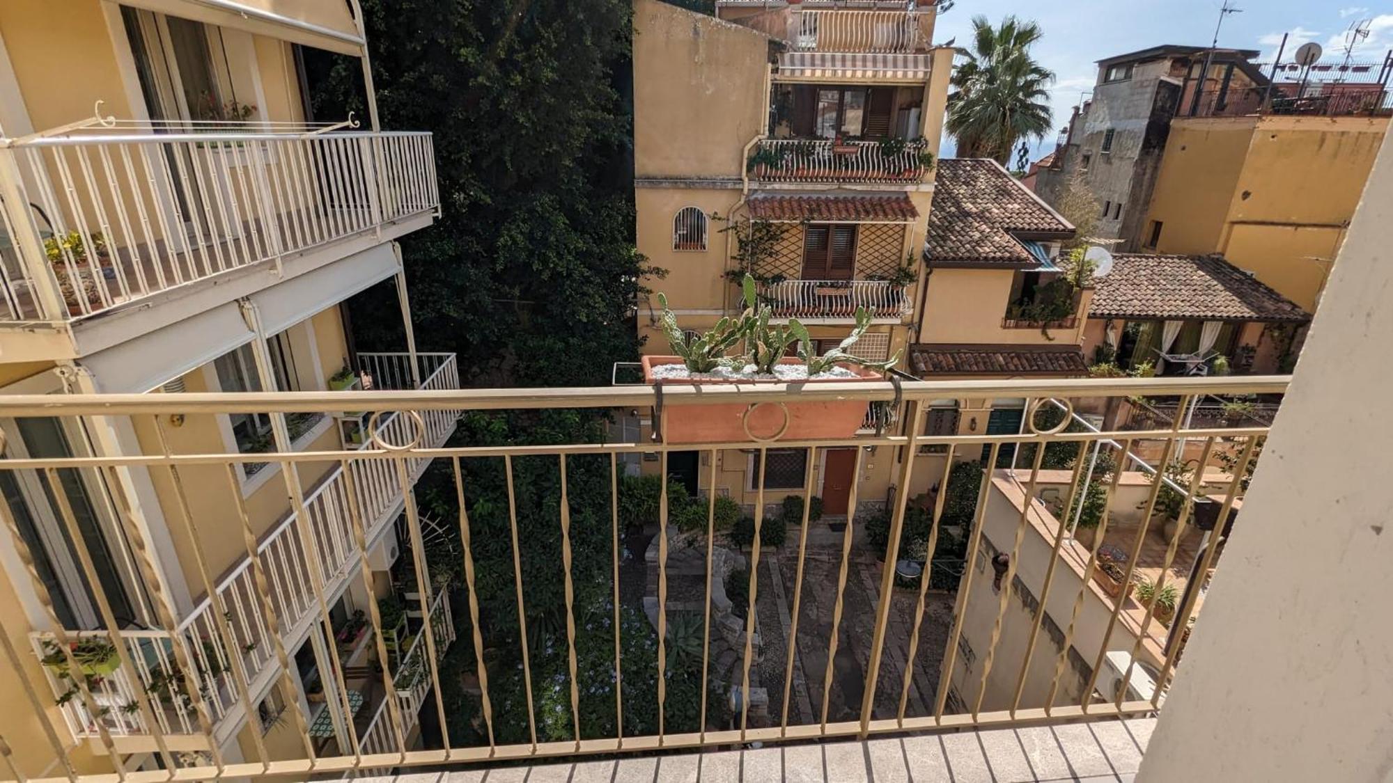 Opuntia Charming Rooms Таормина Экстерьер фото